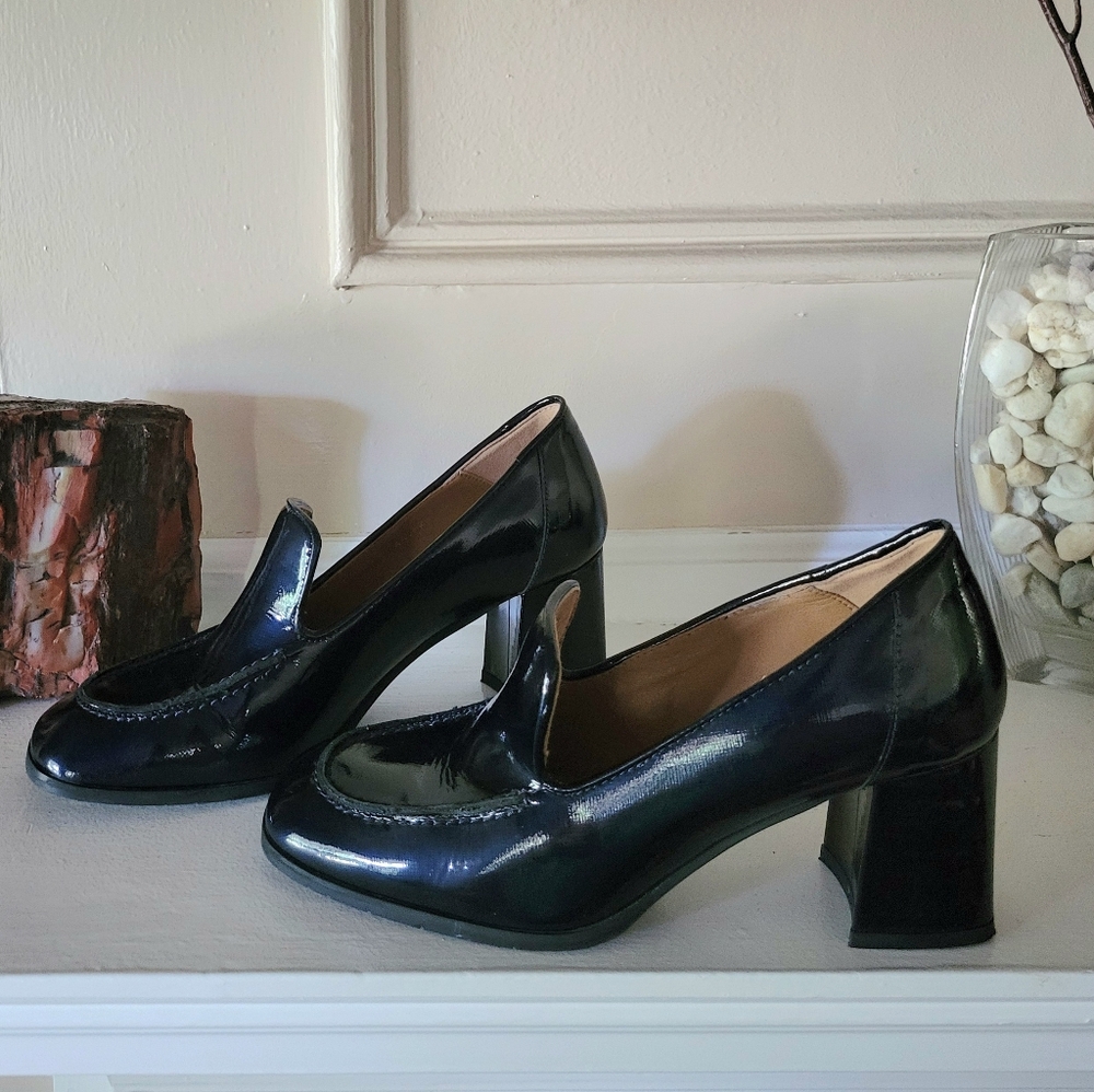 AQUATALIA Deep Navy Blue Patent Leather Michele Block Heel Loafer